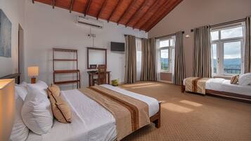 Luxury Villa | 3 bedrooms, iron/ironing board, bed sheets
