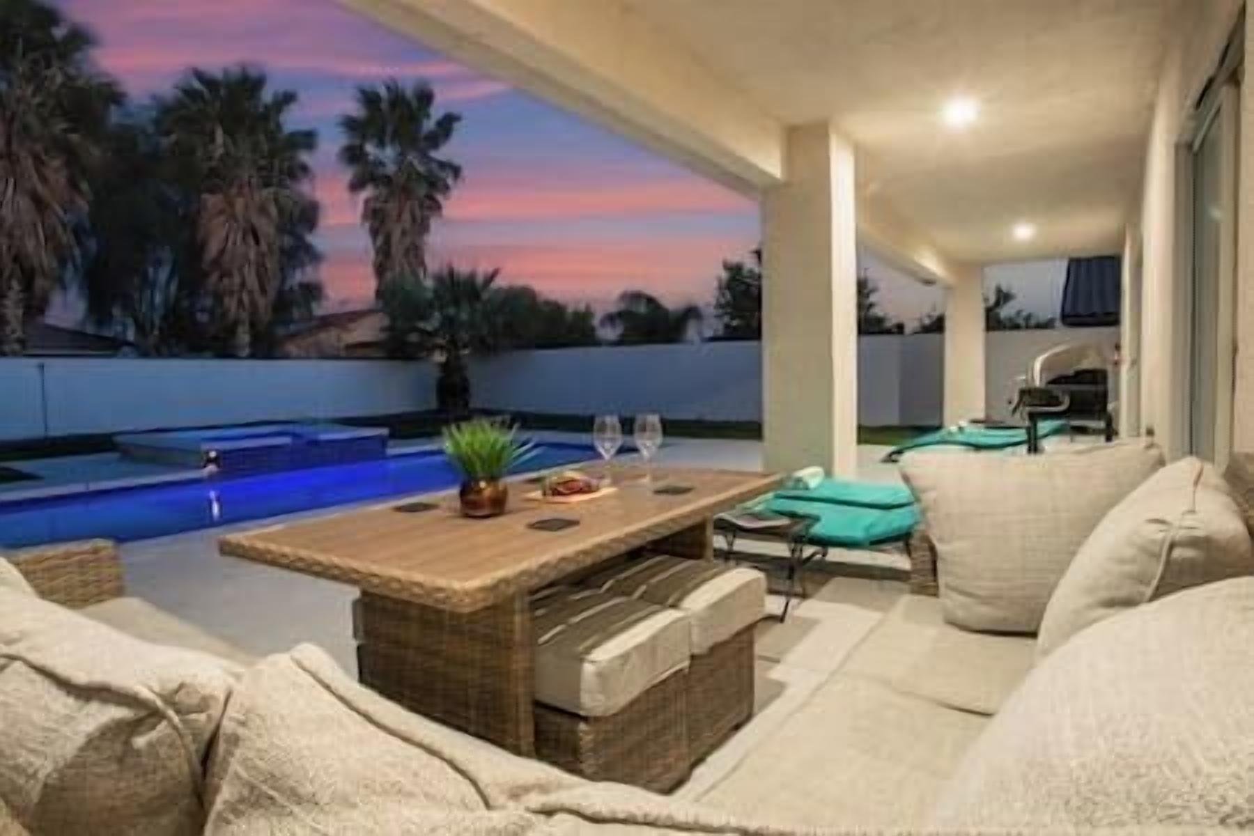 *Serene* 4BR w/ Pool, Spa, Pool Table & Game Room!