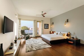 Hummingbird Villa, 4 Bedrooms, Private Garden & Terrace | Ferros/tábuas de passar roupa, Wi-Fi de cortesia, roupa de cama