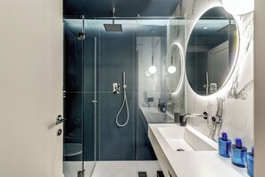 Chambre Triple Deluxe | Salle de bain