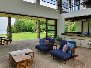 Interior - Solar Crab (Negombo)