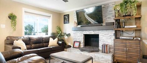 Télévision, jeux vidéo, chaîne hi-fi