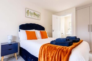 3 soverom, skrivebord, strykejern/-brett og wi-fi