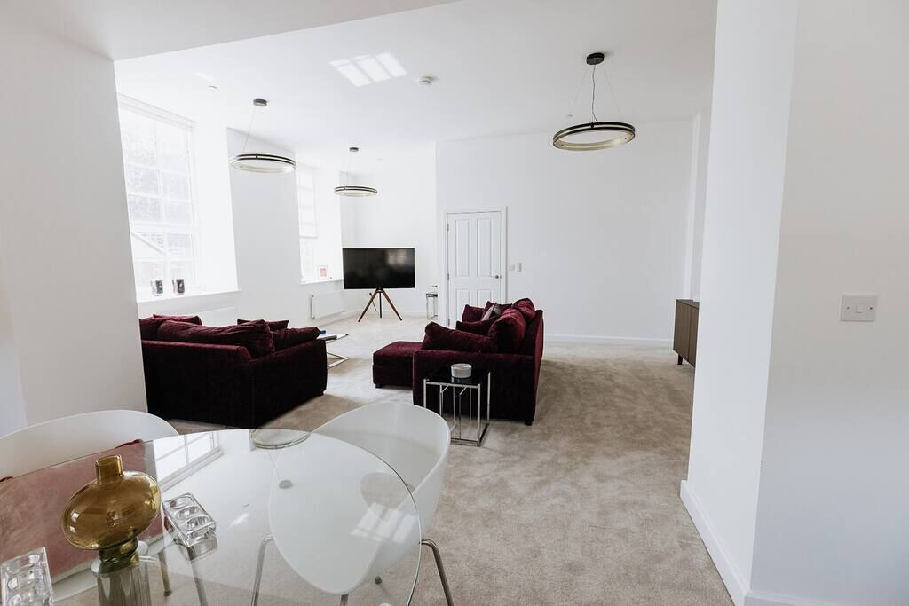 TV, books, stereo, offices