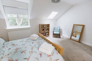 4 Schlafzimmer, Bügeleisen/Bügelbrett, Reisekinderbett, WLAN
