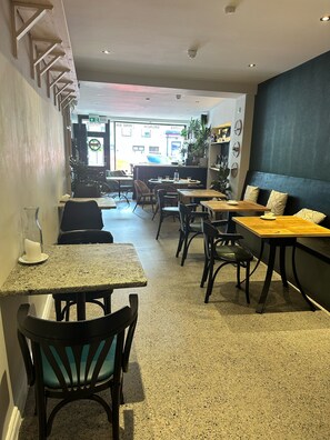 Restaurant - The Lamplight Wines (Clifden)