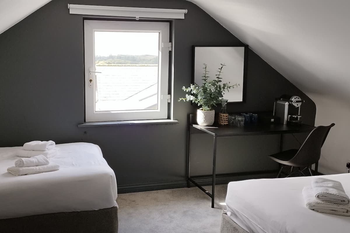 Comfort Twin Room | Desk, free WiFi, bed sheets