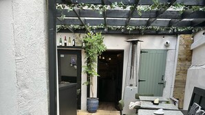 Restaurant - The Lamplight Wines (Clifden)