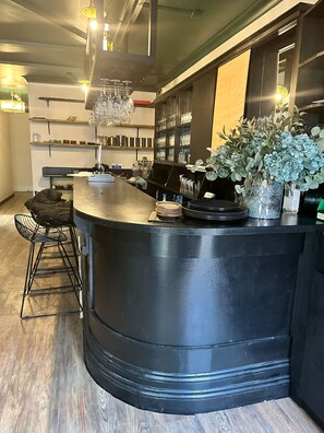 In-room dining - The Lamplight Wines (Clifden)