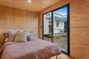 5 chambres, fer et planche à repasser, Wi-Fi, draps fournis