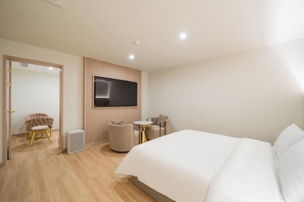 Basic Double Room | Premium bedding, memory foam beds, desk, laptop workspace