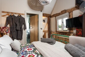 3 chambres, fer et planche à repasser, accès Internet, draps fournis
