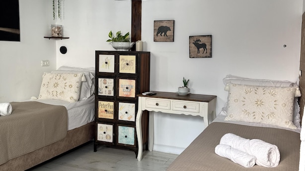 1 bedroom, desk, free WiFi, bed sheets