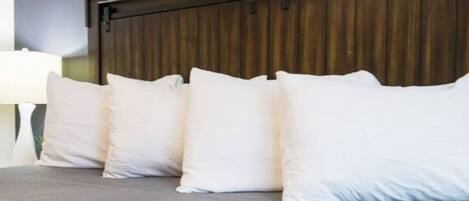 3 slaapkamers, een bureau, een strijkplank/strijkijzer, gratis wifi