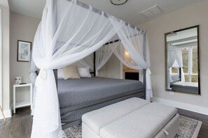 4 bedrooms, desk, iron/ironing board, free WiFi