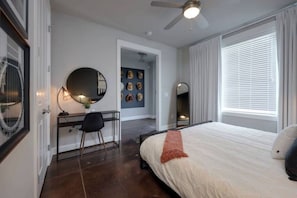 3 bedrooms, desk, iron/ironing board, free WiFi