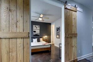 3 Schlafzimmer, Schreibtisch, Bügeleisen/Bügelbrett, kostenloses WLAN