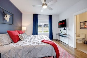 6 Schlafzimmer, Schreibtisch, Bügeleisen/Bügelbrett, kostenloses WLAN