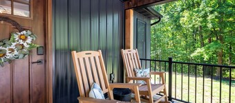 Ultra Modern Private Cabin w/HOT TUB | Sleeps 6
