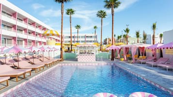 2 piscine all'aperto