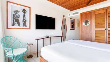 Double Room | Minibar, in-room safe, iron/ironing board, free WiFi