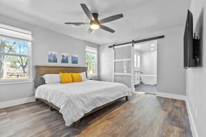 4 habitaciones, tabla de planchar con plancha, wifi y ropa de cama 