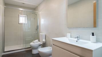 Family House | Bathroom