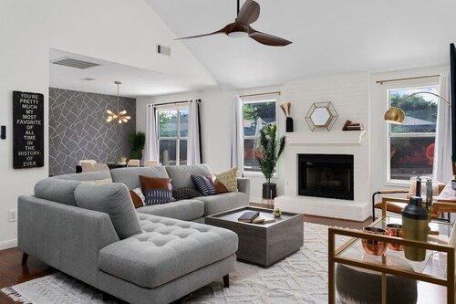 Sleek Designer Home: Pool, Hot Tub & Game Room