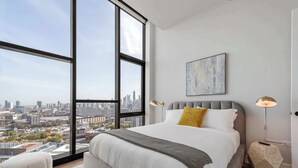 Unclassified image, 4 of 45, button - Deluxe River West PH for Unforgettable Memories (Chicago)