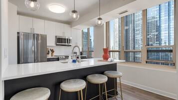 Fridge, microwave, oven, stovetop