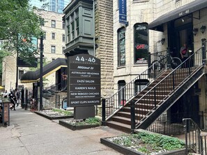 Exterior - Luxury Meets Fun: Downtown PH w/ Private Game Room (Chicago)
