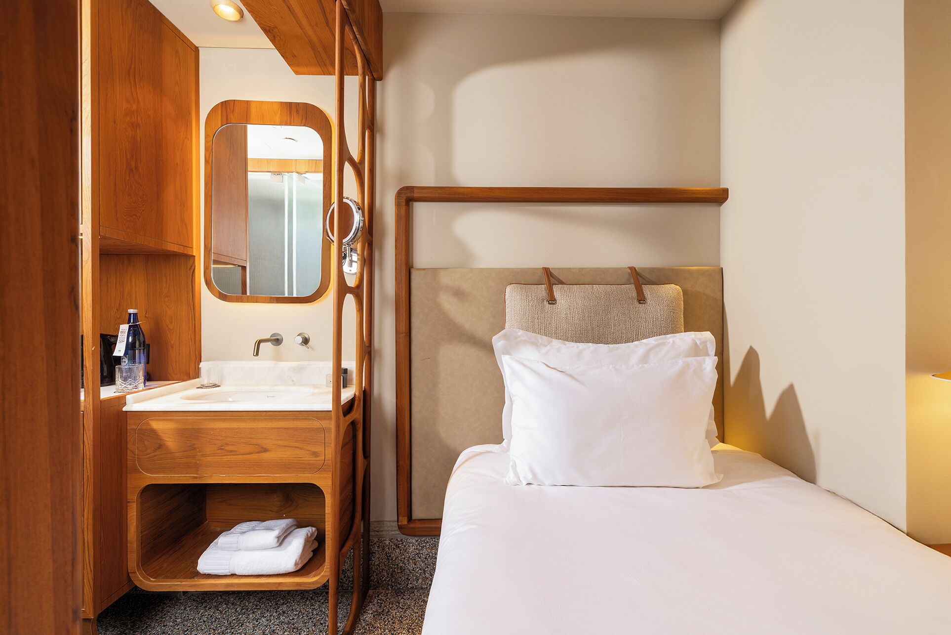 Photo - Hotel 1935- By Adam Hotels