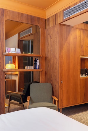 Classic Room | 1 bedroom, Egyptian cotton sheets, premium bedding, minibar