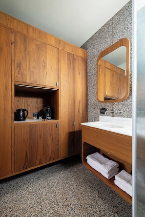 Classic Room | 1 bedroom, Egyptian cotton sheets, premium bedding, minibar