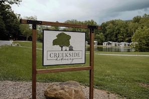 Property grounds - Waterfront Cabin at Creekside Hideaway (Gatlinburg)