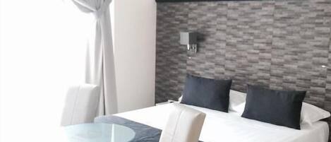 Superior kamer, 1 twee- of 2 eenpersoonsbedden | 1 slaapkamer, luxe beddengoed, donsdekens