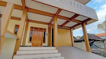 Mặt tiền nơi lưu trú