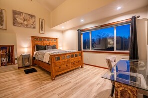 5 habitaciones, escritorio y tabla de planchar con plancha 