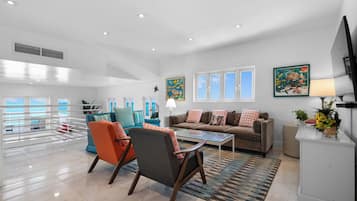 Villa, 5 Bedrooms, Patio, Ocean View | Living room | Books