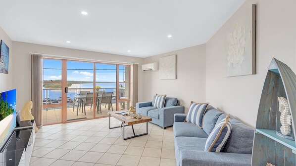 Smart TV - Jervis Bay Vista - Best View in Huskisson! (Huskisson)