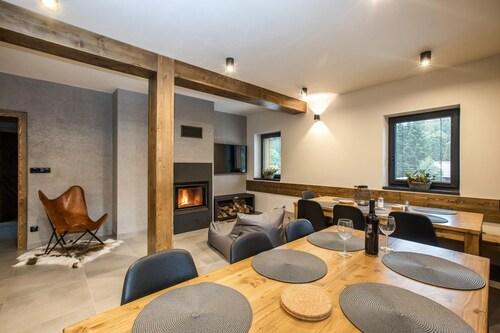 Mountain Chalet Lbh027