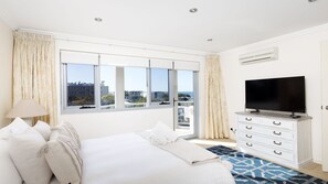 3 dormitorios, tabla de planchar con plancha, wifi gratis y ropa de cama