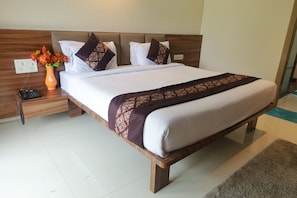 Deluxe Room, 1 Double Bed, Private Bathroom, City View