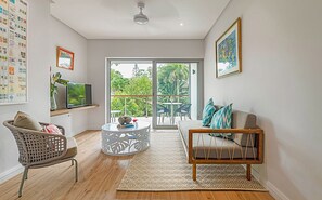 35-inch LED TV with cable channels - Sables d'Or Luxury Apartments (Mahé Island)
