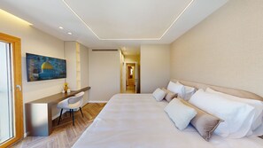 3 Schlafzimmer, Zimmersafe, Schreibtisch, Bügeleisen/Bügelbrett