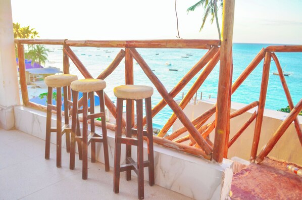 Room, 1 Bedroom, Smoking, Balcony | Outdoor dining