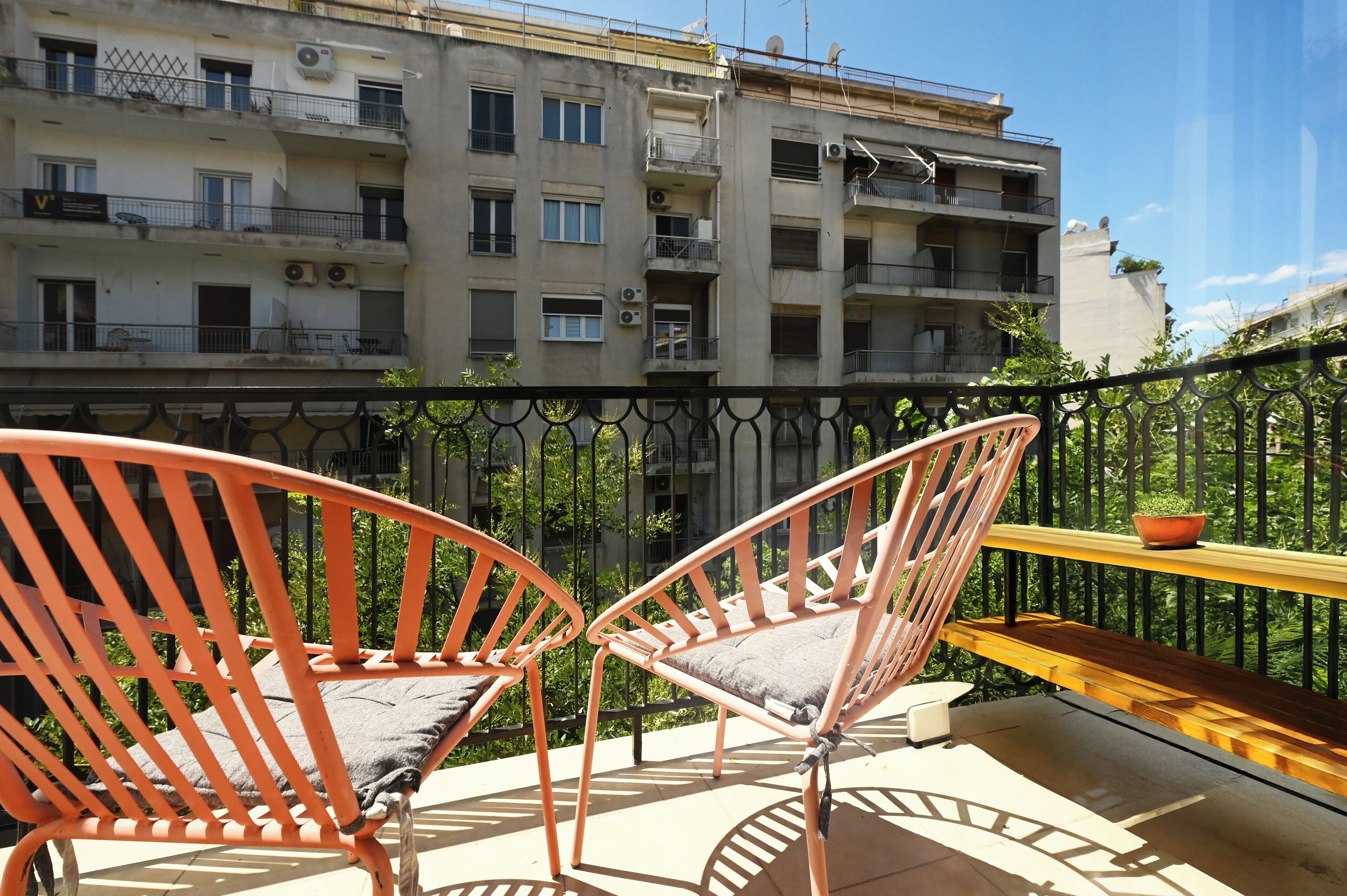 Superior room with balcony | Desk, iron/ironing board, free WiFi, bed sheets