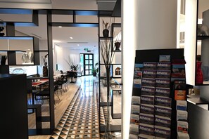 Reception - Urban Core Residence (Athens)