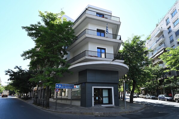 Exterior - Urban Core Residence (Athens)