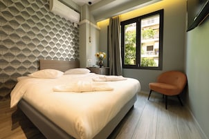 Standard Room No Balcony | Una scrivania, ferro/asse da stiro, Wi-Fi gratuito, lenzuola